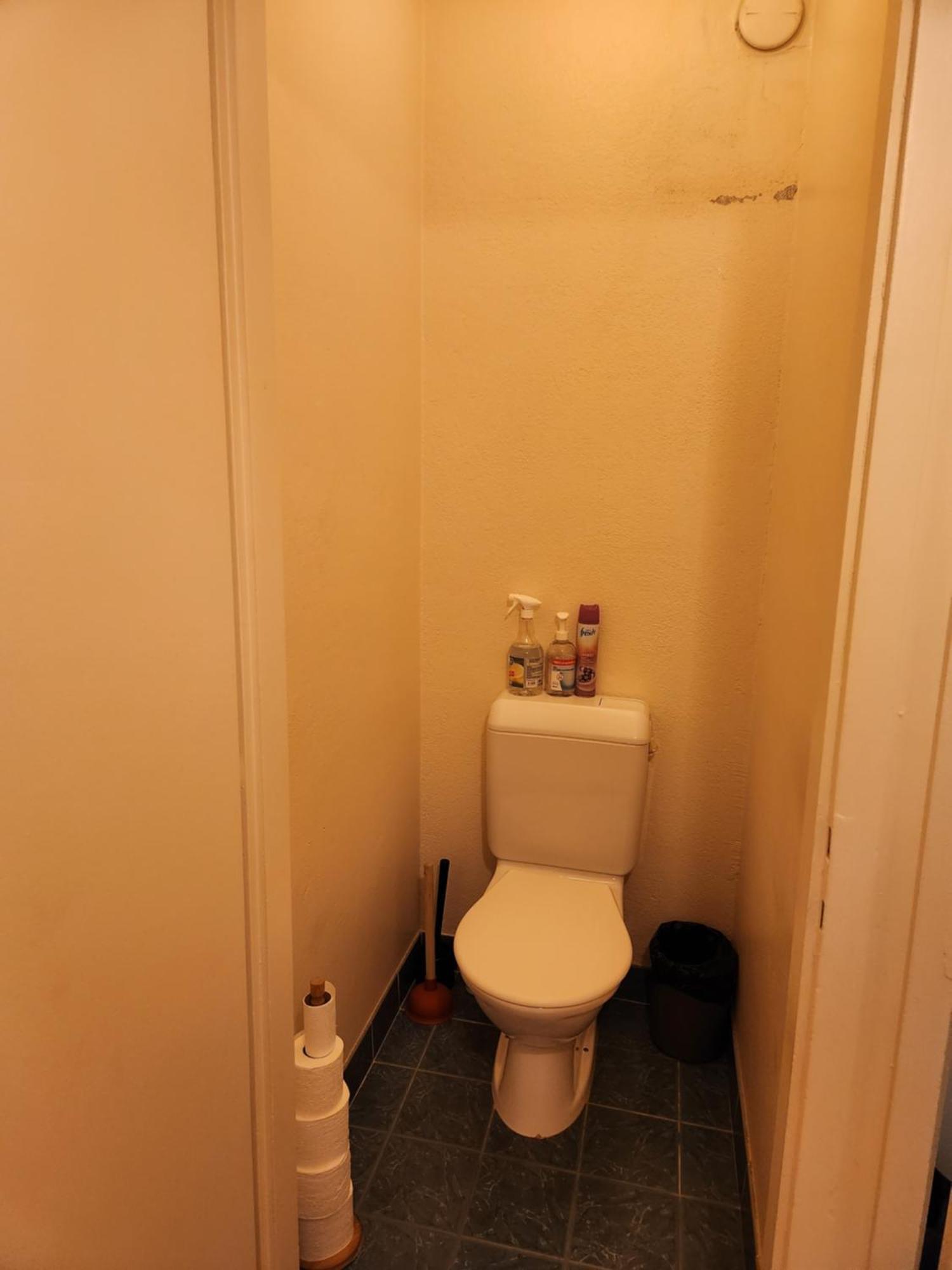 Room In Shared Apartment Geneva Bagian luar foto