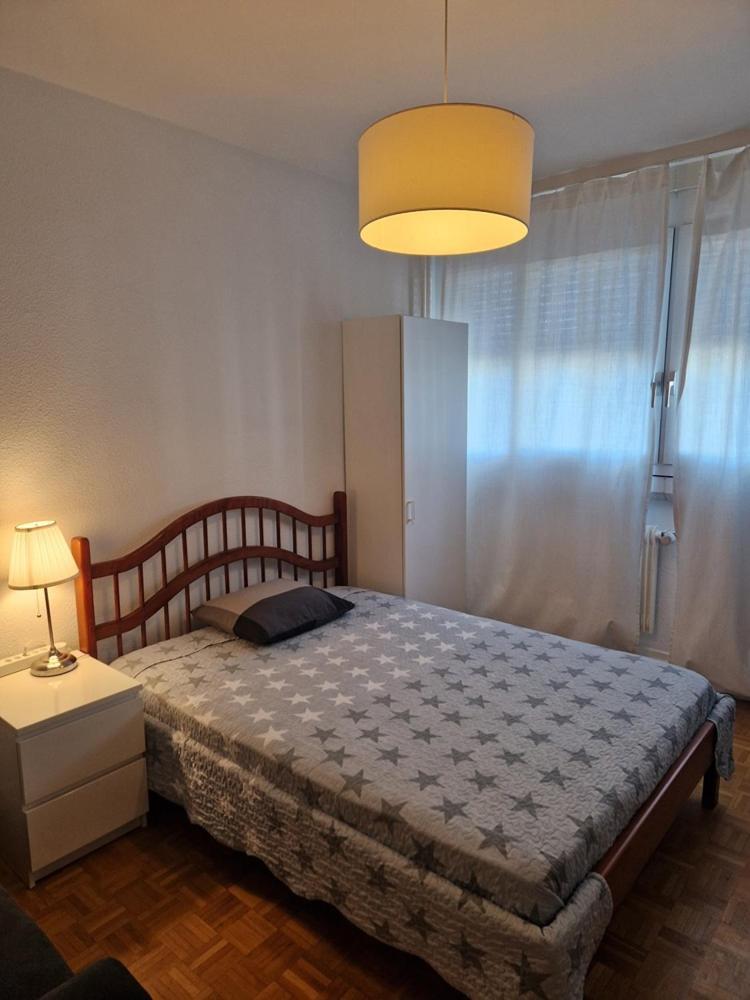 Room In Shared Apartment Geneva Bagian luar foto